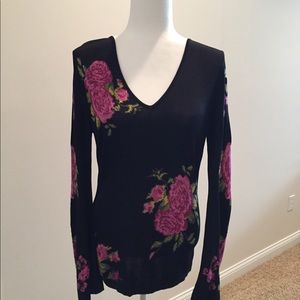 Women’s light sweater, new with tags, Size M